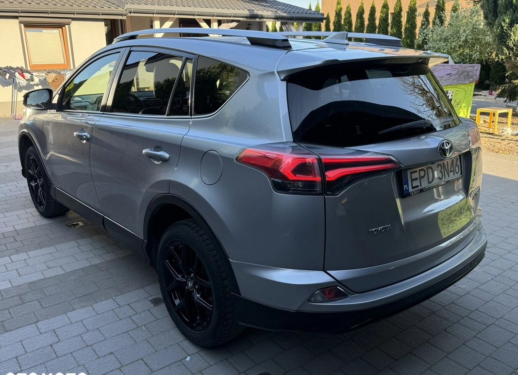 Toyota RAV4 cena 92900 przebieg: 150200, rok produkcji 2018 z Sieradz małe 407